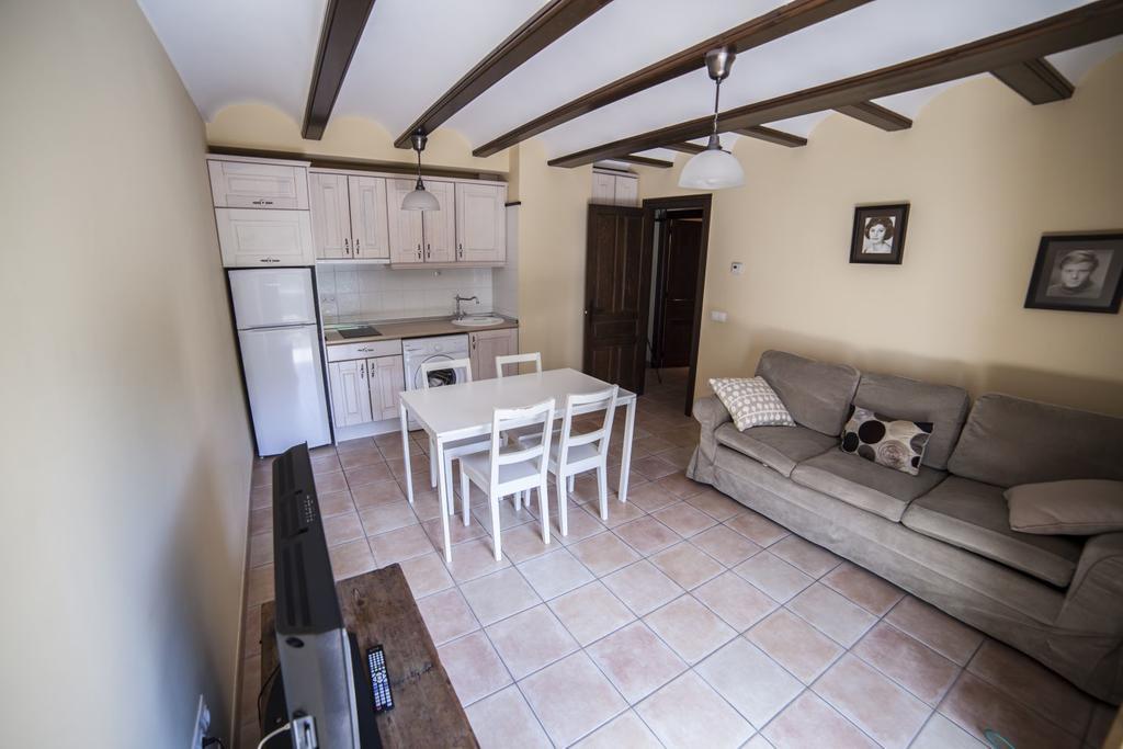 Apartamentos Cine Capicol Альбаррасін Екстер'єр фото